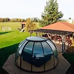 Benesov U Broumova Vendégház
