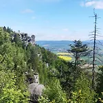 Benesov U Broumova 3*