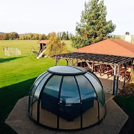 Benesov U Broumova Guest house