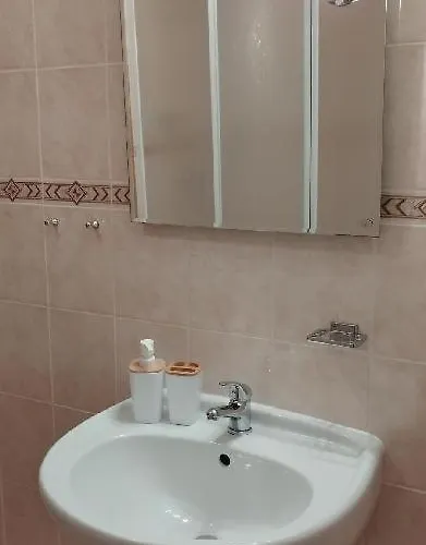 Benesov U Broumova 3* ברומוב